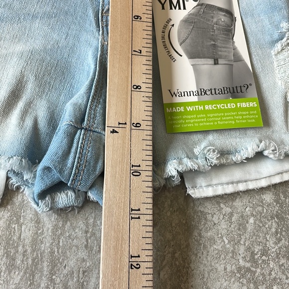 WBB YMI,High rise short Hug you in the right place,size 1/25 denim short/Juniors - Picture 4 of 4